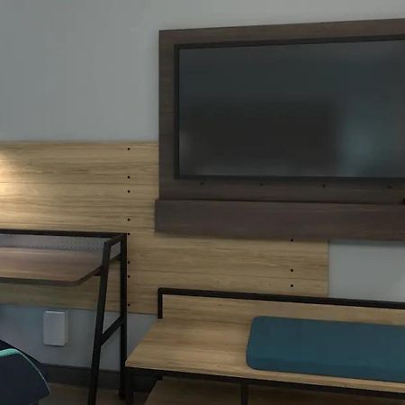 Отель Ramada Conference Center Уилмингтон Экстерьер фото