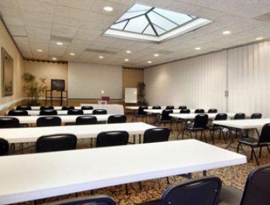 Отель Ramada Conference Center Уилмингтон Удобства фото